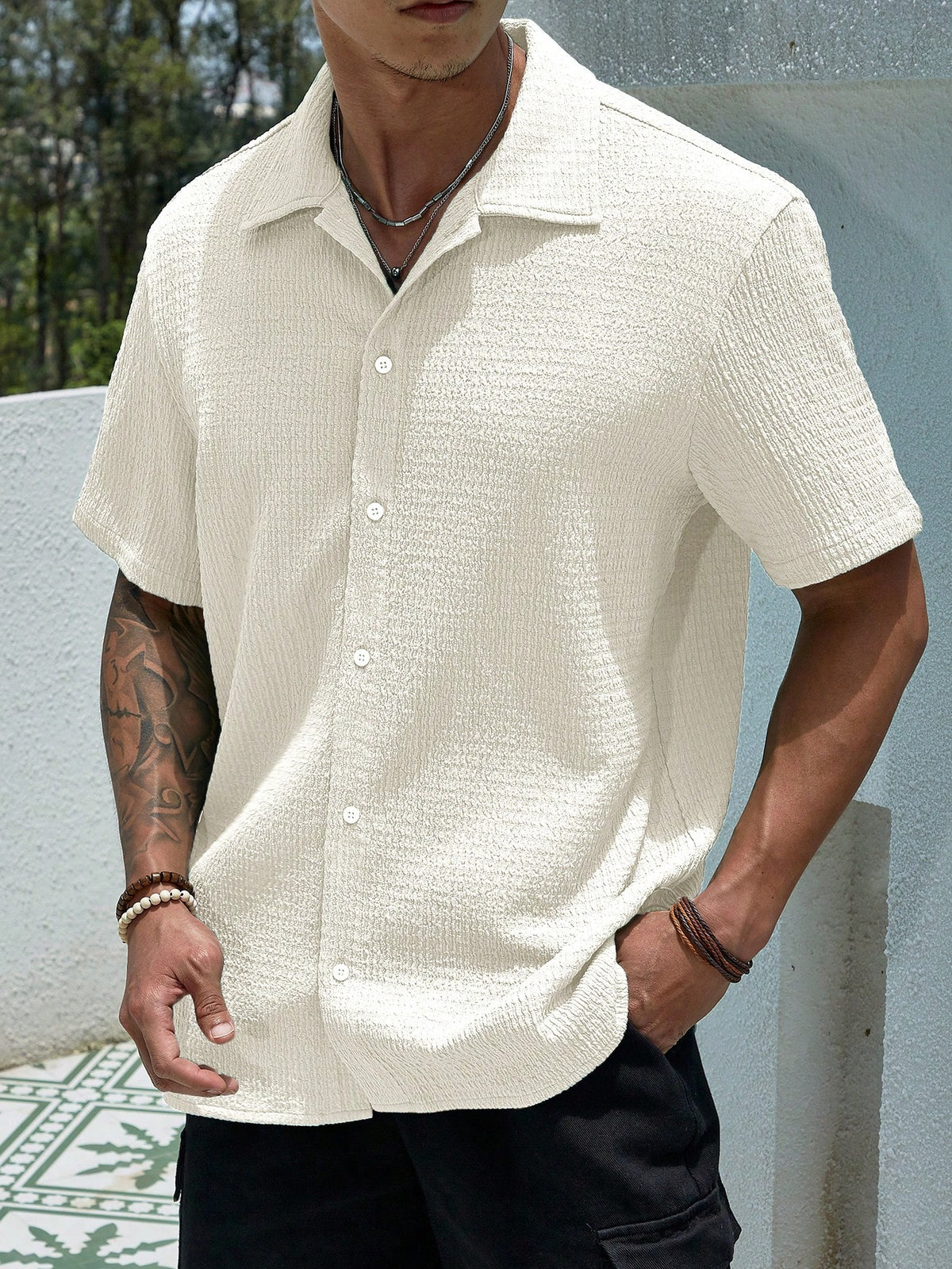 Manfinity RSRT Loose Fit Men's Solid Color Button-Up Short Sleeve Casual Shirt, Holiday